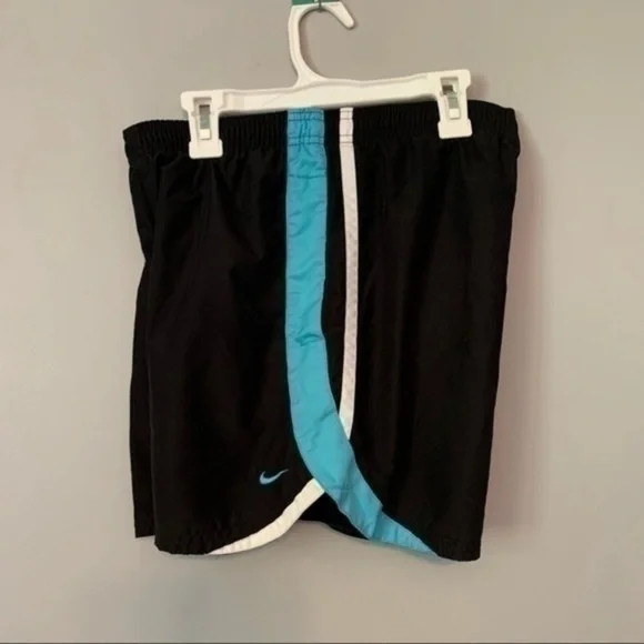 NIKE Women’s Shorts - Picture 6 of 7